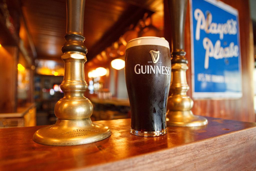Hotel Giltraps Townhouse & Glamping Kinnitty Esterno foto